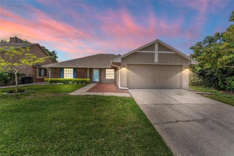 Casa en venta en Lake Mary, Florida, 4 dormitorios, 189.43 m2 № 1655117 - foto 1