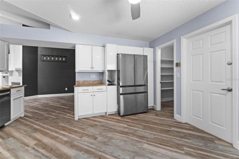 Casa en venta en Lake Mary, Florida, 4 dormitorios, 189.43 m2 № 1655117 - foto 18