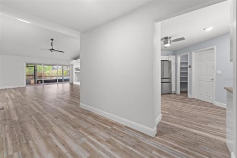 Casa en venta en Lake Mary, Florida, 4 dormitorios, 189.43 m2 № 1655117 - foto 17