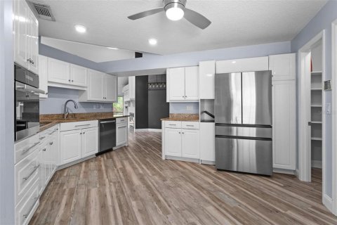 Casa en venta en Lake Mary, Florida, 4 dormitorios, 189.43 m2 № 1655117 - foto 19