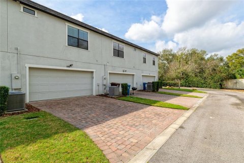 Townhouse in Haines City, Florida 2 bedrooms, 136.01 sq.m. № 1690972 - photo 9