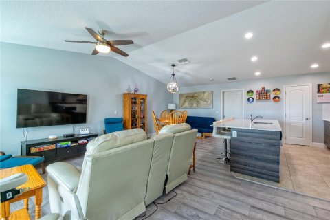 Townhouse in Haines City, Florida 2 bedrooms, 136.01 sq.m. № 1690972 - photo 19