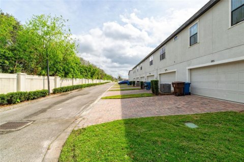 Townhouse in Haines City, Florida 2 bedrooms, 136.01 sq.m. № 1690972 - photo 10