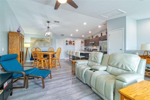 Townhouse in Haines City, Florida 2 bedrooms, 136.01 sq.m. № 1690972 - photo 20