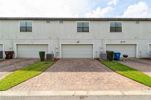Townhouse in Haines City, Florida 2 bedrooms, 136.01 sq.m. № 1690972 - photo 8