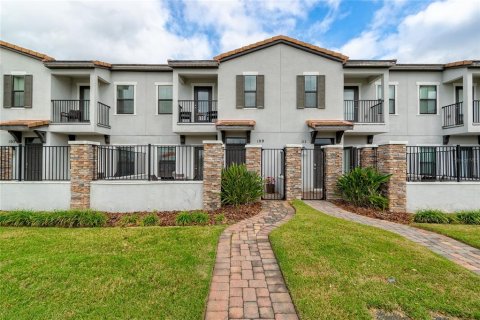 Townhouse in Haines City, Florida 2 bedrooms, 136.01 sq.m. № 1690972 - photo 1