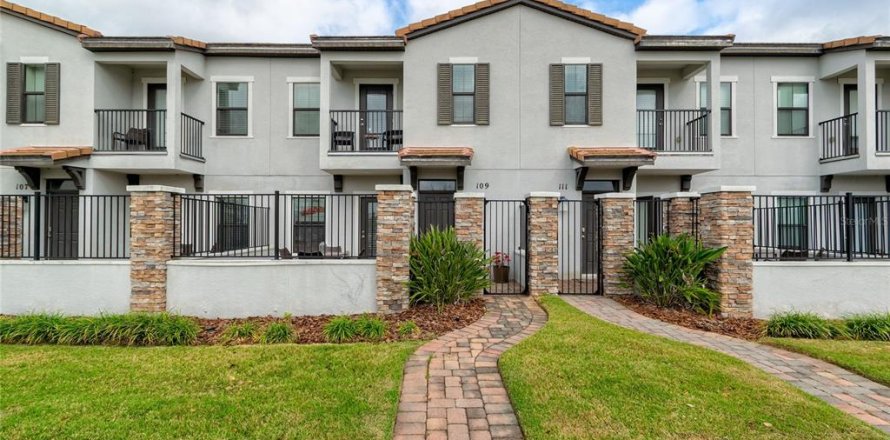 Townhouse in Haines City, Florida 2 bedrooms, 136.01 sq.m. № 1690972