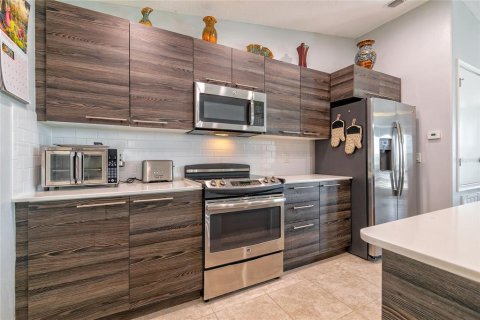 Townhouse in Haines City, Florida 2 bedrooms, 136.01 sq.m. № 1690972 - photo 23