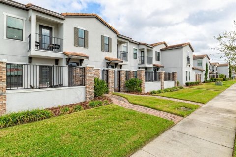 Townhouse in Haines City, Florida 2 bedrooms, 136.01 sq.m. № 1690972 - photo 3