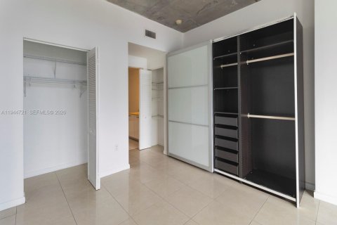 Condo in Miami, Florida, 1 bedroom  № 2003427 - photo 4