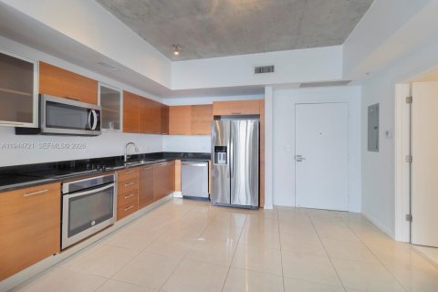 Condo in Miami, Florida, 1 bedroom  № 2003427 - photo 9