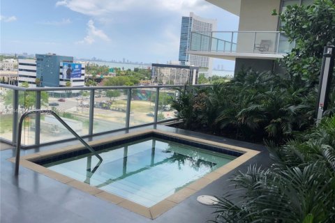 Condo in Miami, Florida, 1 bedroom  № 2003427 - photo 20