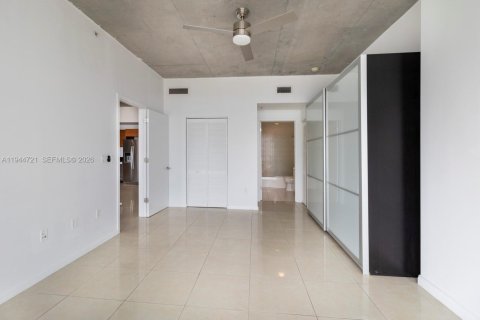 Condo in Miami, Florida, 1 bedroom  № 2003427 - photo 13