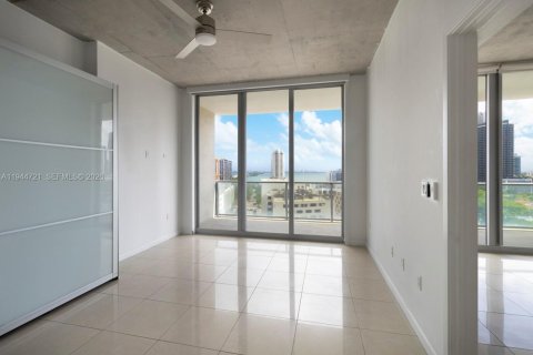 Condo in Miami, Florida, 1 bedroom  № 2003427 - photo 14