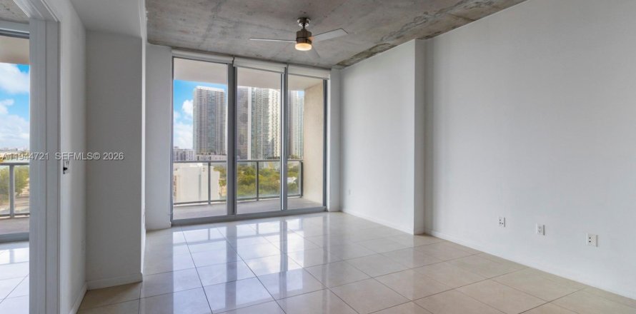 Condo in Miami, Florida, 1 bedroom  № 2003427