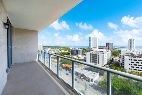 Condo in Miami, Florida, 1 bedroom  № 2003427 - photo 15