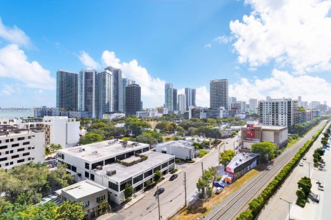 Condo in Miami, Florida, 1 bedroom  № 2003427 - photo 16