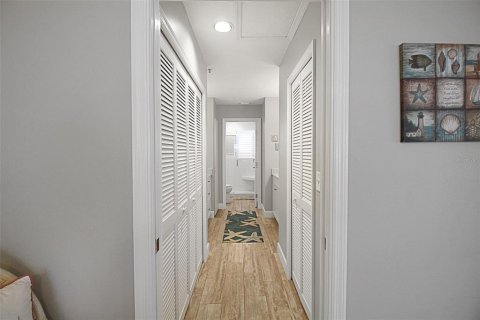 Condo in Sarasota, Florida, 2 bedrooms  № 914734 - photo 25