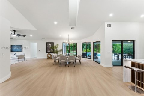 Купить виллу или дом в Палм-Бич-Гарденс, Флорида 4 спальни, 227.52м2, № 1997497 - фото 5