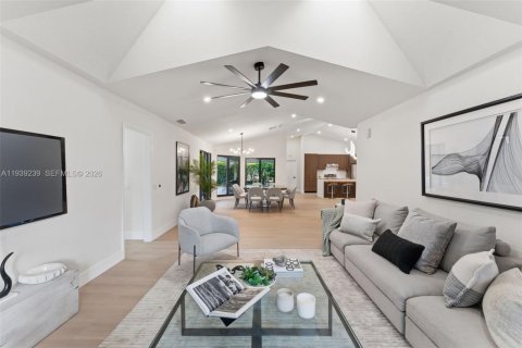 Купить виллу или дом в Палм-Бич-Гарденс, Флорида 4 спальни, 227.52м2, № 1997497 - фото 14