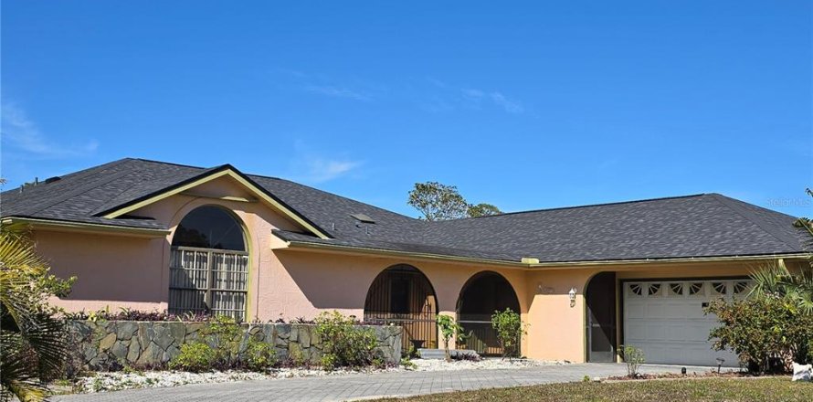 Villa ou maison à North Port, Floride 5 chambres, 345.32 m2 № 1519954