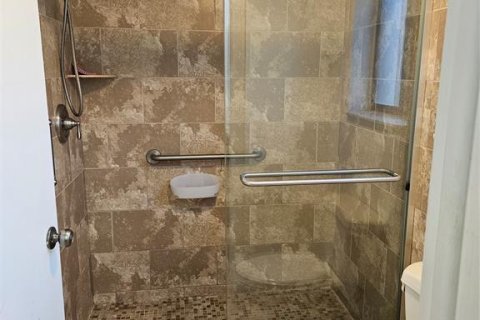 Condo in Margate, Florida, 2 bedrooms  № 2258137 - photo 5