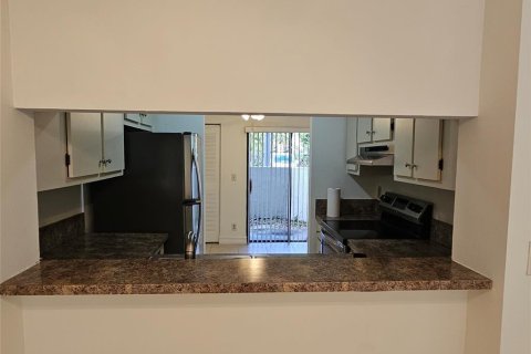 Condo in Margate, Florida, 2 bedrooms  № 2258137 - photo 4