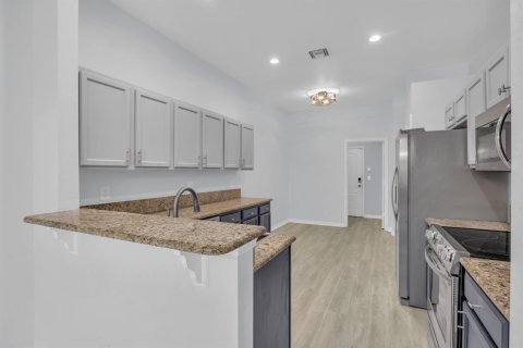 Townhouse in Stuart, Florida 3 bedrooms, 188.68 sq.m. № 2175419 - photo 14