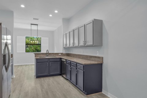 Townhouse in Stuart, Florida 3 bedrooms, 188.68 sq.m. № 2175419 - photo 16