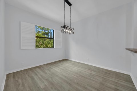 Townhouse in Stuart, Florida 3 bedrooms, 188.68 sq.m. № 2175419 - photo 10