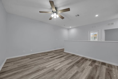 Townhouse in Stuart, Florida 3 bedrooms, 188.68 sq.m. № 2175419 - photo 21