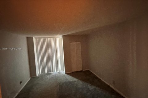 Condominio en venta en Sunny Isles Beach, Florida, 1 dormitorio, 92.07 m2 № 1961942 - foto 23