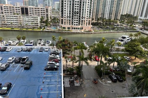 Condominio en venta en Sunny Isles Beach, Florida, 1 dormitorio, 92.07 m2 № 1961942 - foto 26