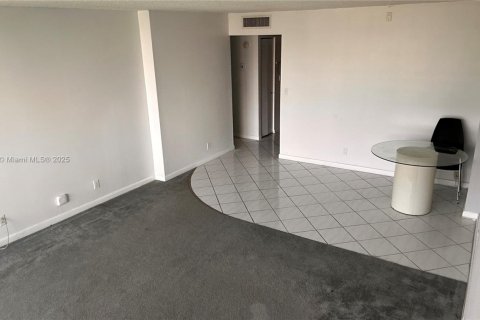 Condominio en venta en Sunny Isles Beach, Florida, 1 dormitorio, 92.07 m2 № 1961942 - foto 14