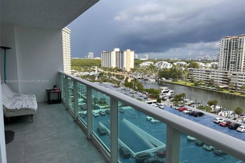 Condominio en venta en Sunny Isles Beach, Florida, 1 dormitorio, 92.07 m2 № 1961942 - foto 25