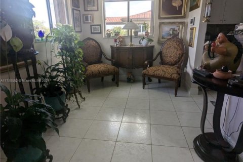 Condo in Pembroke Pines, Florida, 2 bedrooms  № 1705316 - photo 3