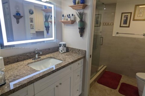 Condo in Pembroke Pines, Florida, 2 bedrooms  № 1705316 - photo 24