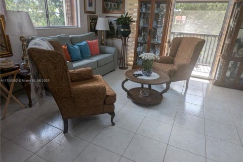 Condo in Pembroke Pines, Florida, 2 bedrooms  № 1705316 - photo 30