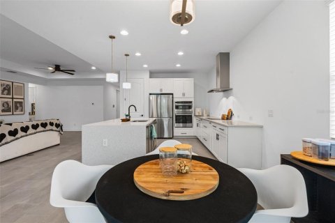 Villa ou maison à vendre à Bradenton, Floride: 4 chambres, 214.98 m2 № 2308283 - photo 18