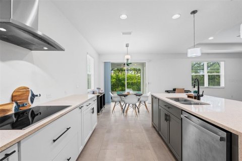 Villa ou maison à vendre à Bradenton, Floride: 4 chambres, 214.98 m2 № 2308283 - photo 23