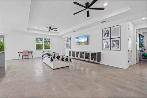 Villa ou maison à vendre à Bradenton, Floride: 4 chambres, 214.98 m2 № 2308283 - photo 8