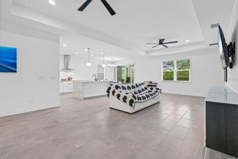 Villa ou maison à vendre à Bradenton, Floride: 4 chambres, 214.98 m2 № 2308283 - photo 9