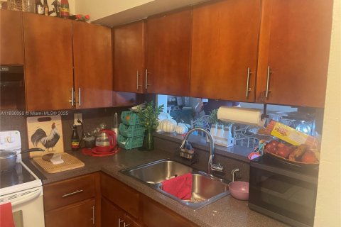 Condominio en venta en Miramar, Florida, 3 dormitorios, 99.41 m2 № 2077698 - foto 3