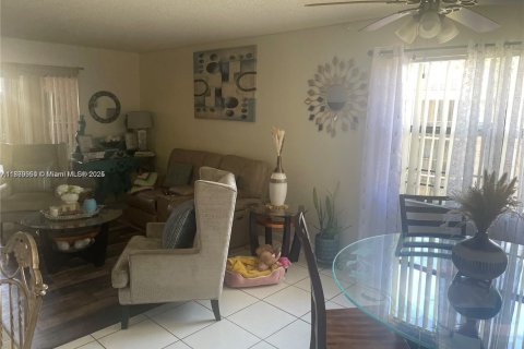 Condominio en venta en Miramar, Florida, 3 dormitorios, 99.41 m2 № 2077698 - foto 5