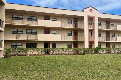 Condominio en Miramar, Florida, 3 dormitorios  № 2077698