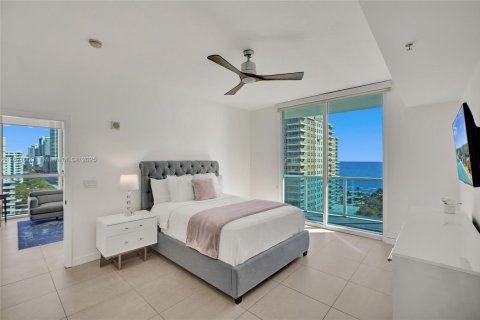 Condo in Hallandale Beach, Florida, 2 bedrooms  № 1784001 - photo 11