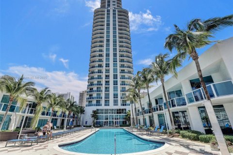 Condo in Hallandale Beach, Florida, 2 bedrooms  № 1784001 - photo 21