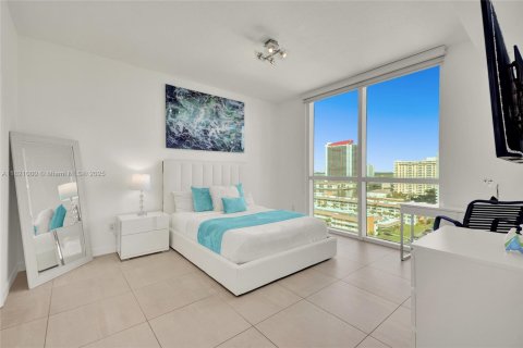 Condo in Hallandale Beach, Florida, 2 bedrooms  № 1784001 - photo 14