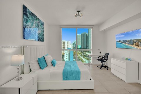 Condo in Hallandale Beach, Florida, 2 bedrooms  № 1784001 - photo 15