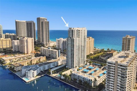 Condo in Hallandale Beach, Florida, 2 bedrooms  № 1784001 - photo 30